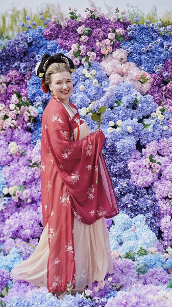 El Festival Hanfu de Pekín da la bienvenida a la primavera con estilo video poster