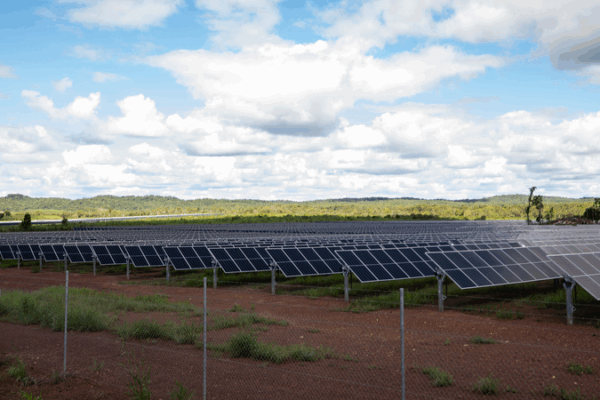Innovación Australiana en Células Solares Ecológicas Brilla con Fuerza