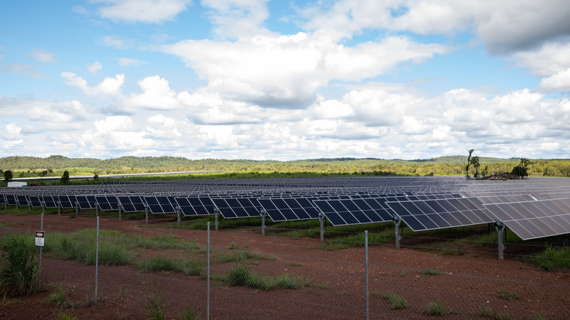 Innovación Australiana en Células Solares Ecológicas Brilla con Fuerza