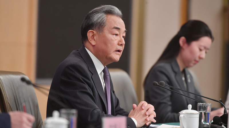 Wang Yi insta al Espíritu de Bandung a unir al mundo