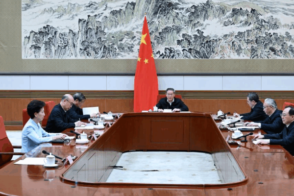 El Primer Ministro Chino Li Qiang pide acción unificada para el crecimiento