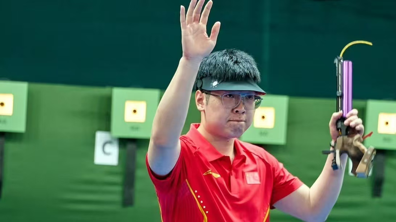 Hu_Kai_domina_en_pistola_de_aire_de_10_m_masculino_en_la_Copa_Mundial_ISSF_de_Lima