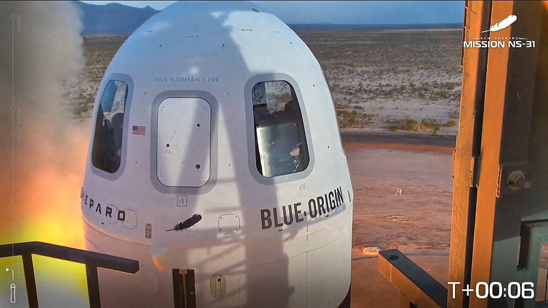 Tripulación femenina viaja al espacio en vuelo de Blue Origin