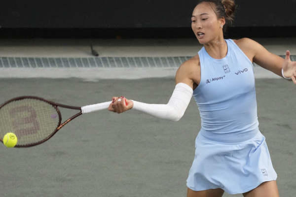 Zheng Qinwen amplĂa su dominio en arcilla en el Charleston Open Zheng Qinwen amplĂa su dominio en arcilla en el Charleston Open