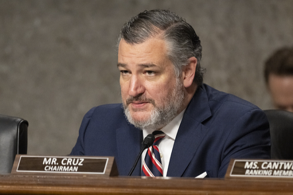 Ted Cruz advierte: Los aranceles de Trump podrían provocar recesión y aumento de precios