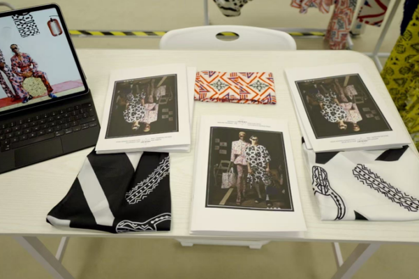 Diseñadores Africanos Celebran SHFW como Capital Global de la Moda video poster