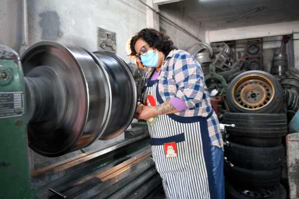 La IA trae esperanza para las pequeñas empresas de México La IA trae esperanza para las pequeñas empresas de México video poster