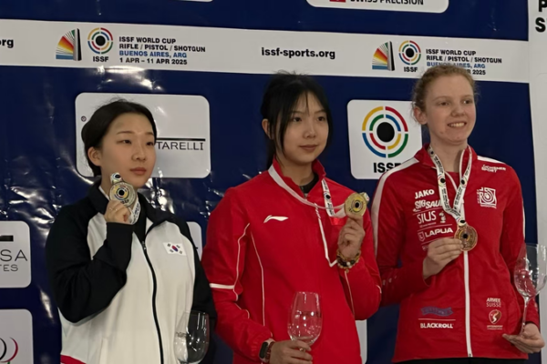 La Tiradora Adolescente Wang Zifei Gana su Primera Medalla de Oro en la Copa Mundial ISSF La_Tiradora_Adolescente_Wang_Zifei_Gana_su_Primera_Medalla_de_Oro_en_la_Copa_Mundial_ISSF