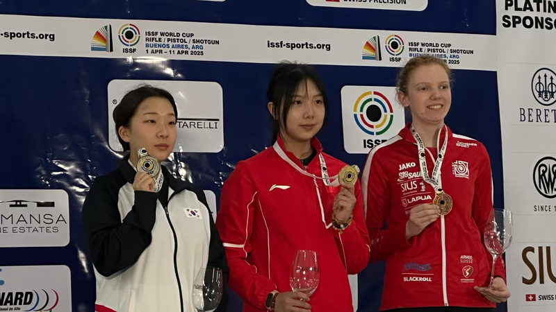 La_Tiradora_Adolescente_Wang_Zifei_Gana_su_Primera_Medalla_de_Oro_en_la_Copa_Mundial_ISSF