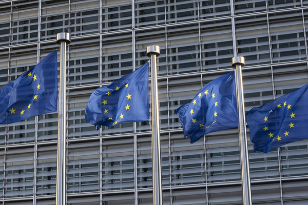 La UE Contraataca: Nuevos Aranceles Golpean Importaciones de EE.UU. La_UE_Contraataca__Nuevos_Aranceles_Golpean_Importaciones_de_EE_UU_