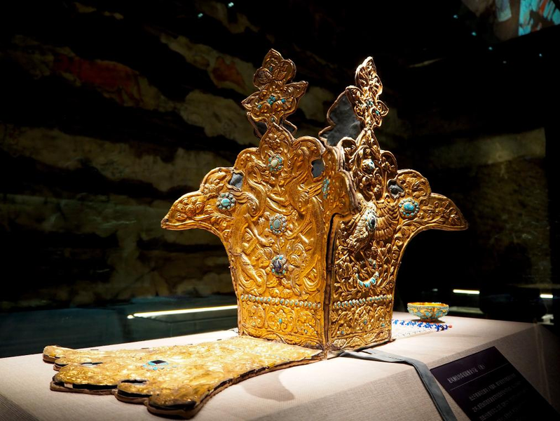 La_corona_tibetana_del_siglo_VIII_restaurada_deslumbra_en_el_Museo_de_Haixi