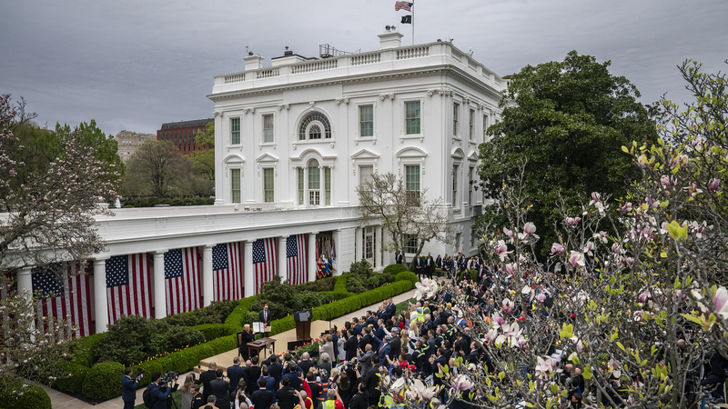 La_escalada_de_aranceles_de_Trump_sacude_los_mercados_globales