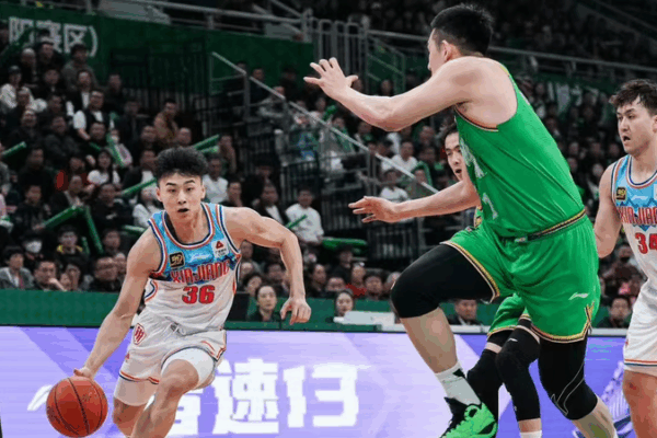Liaoning avanza en los playoffs de la CBA con una victoria de 105-96 Liaoning_avanza_en_los_playoffs_de_la_CBA_con_una_victoria_de_105_96