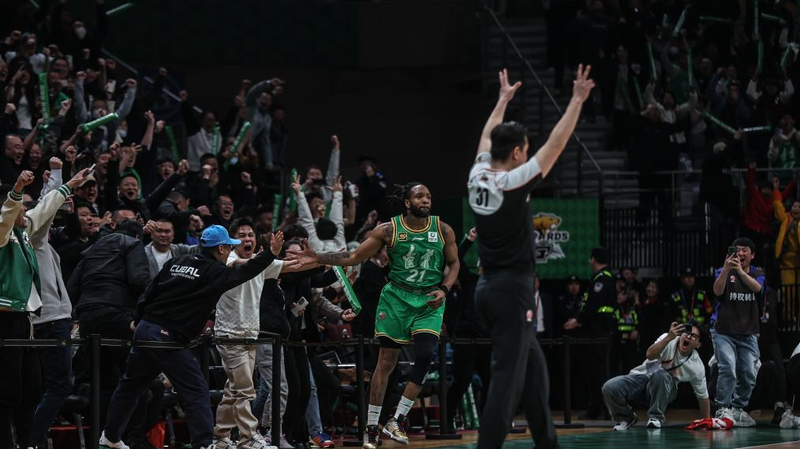 Liaoning_se_eleva_con_victoria_en_tiempo_extra_en_los_playoffs_de_la_CBA