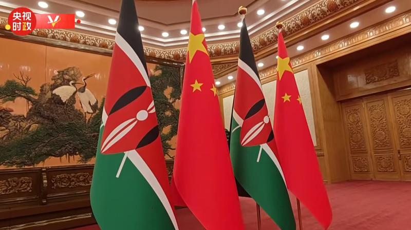 Xi Jinping se reúne con el presidente de Kenia en Pekín