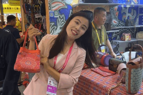 Malasia Brilla en el Expo de Hainan con Audaces Ambiciones de Mercado Malasia_Brilla_en_el_Expo_de_Hainan_con_Audaces_Ambiciones_de_Mercado video poster