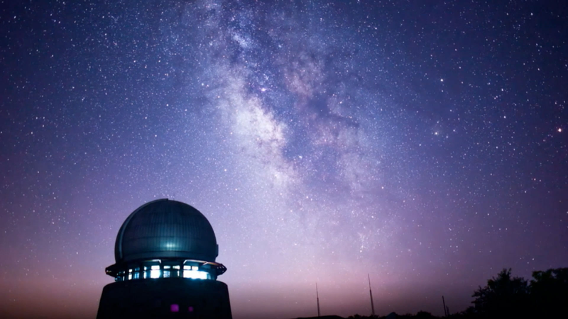 Robot de IA revela cómo el estudio de asteroides protege la Tierra Robot de IA revela cómo el estudio de asteroides protege la Tierra video poster