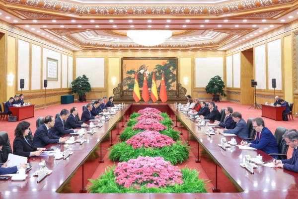 El Premier Li: Los aranceles de EE.UU. amenazan el comercio global y el crecimiento económico El Premier Li: Los aranceles de EE.UU. amenazan el comercio global y el crecimiento económico