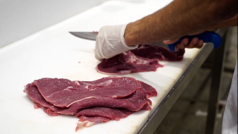 Brasil intensifica su participación para cubrir la brecha de carne de res de EE. UU. en China video poster