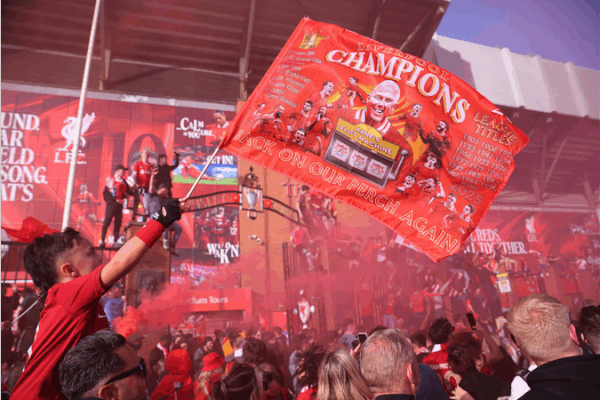 ¡Liverpool consigue su vigésimo título inglés, igualando récords!