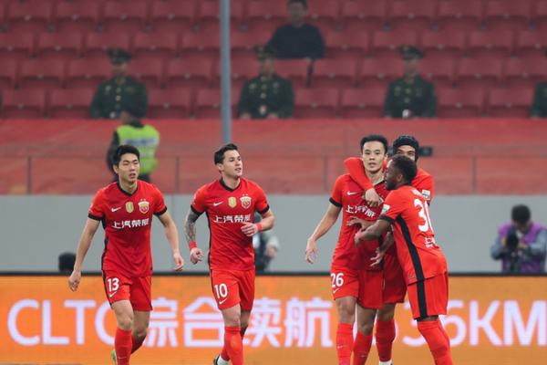 ¡Shenhua Retiene el Puerto en un Emocionante Derby de Shanghái 1-1!