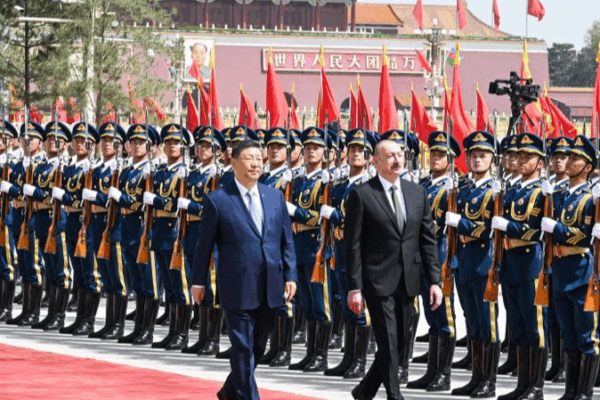 Xi advierte: Los aranceles y las guerras comerciales dañan los intereses globales Xi advierte: Los aranceles y las guerras comerciales dañan los intereses globales