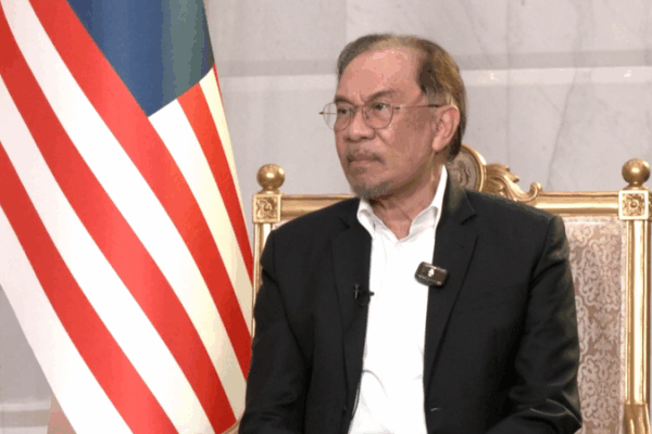 El Primer Ministro de Malasia alaba la asociación equitativa con el territorio continental chino video poster