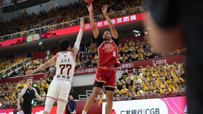 Shanxi Loongs se imponen con una victoria de 42 puntos en los playoffs de la CBA Shanxi_Loongs_se_imponen_con_una_victoria_de_42_puntos_en_los_playoffs_de_la_CBA
