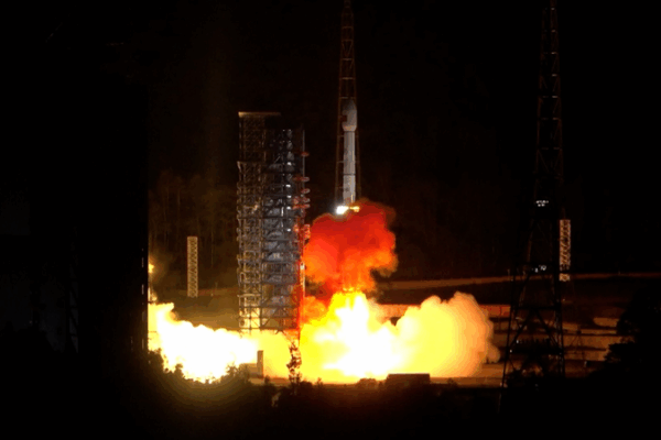 El nuevo satélite Tianlian II-05 de China se eleva a órbita video poster