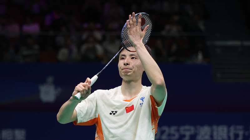 Shi Yuqi avanza a los cuartos de final en el Campeonato Asiático de Bádminton