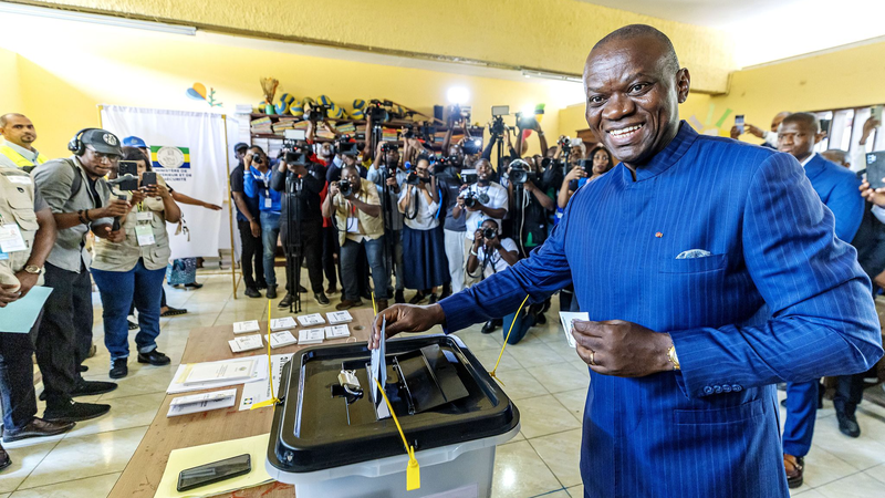 El presidente Xi felicita a Brice Nguema por elecciones en Gabón