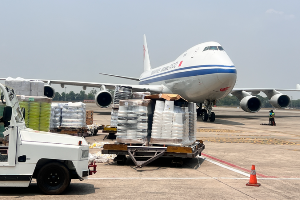 El quinto envío de ayuda de emergencia aterriza en Myanmar