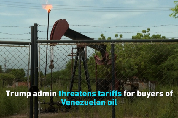 La administración de Trump amenaza con aranceles a los compradores de petróleo venezolano La administración de Trump amenaza con aranceles a los compradores de petróleo venezolano video poster