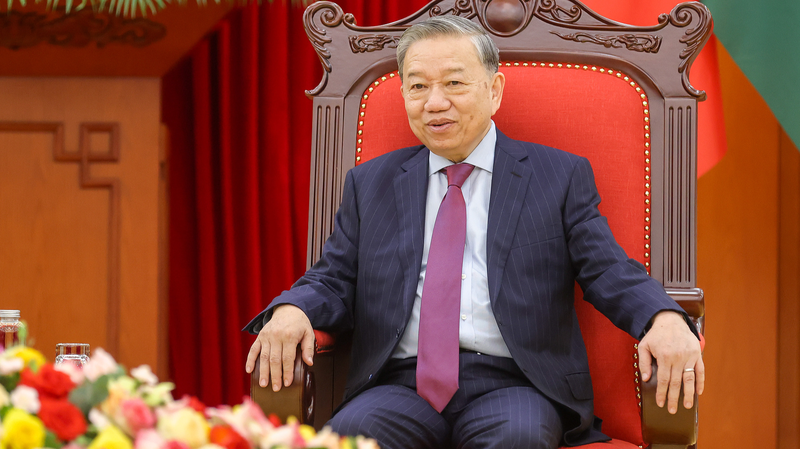 ¡La visita de Xi marca una nueva era para las relaciones Vietnam-China!