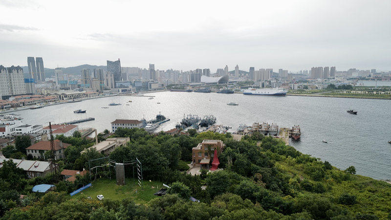 Yantai_Mountain__Donde_el_mar_se_encuentra_con_la_ciudad video poster