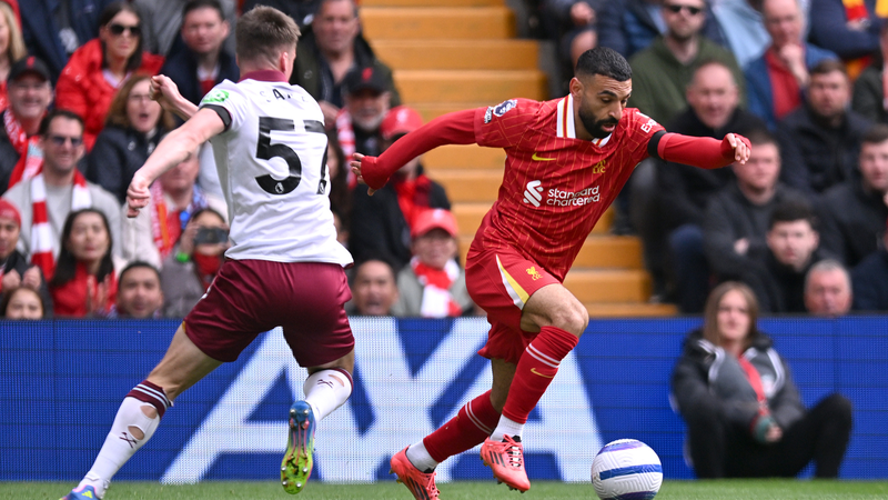 Salah rompe récord mientras Liverpool vence a West Ham 2-1