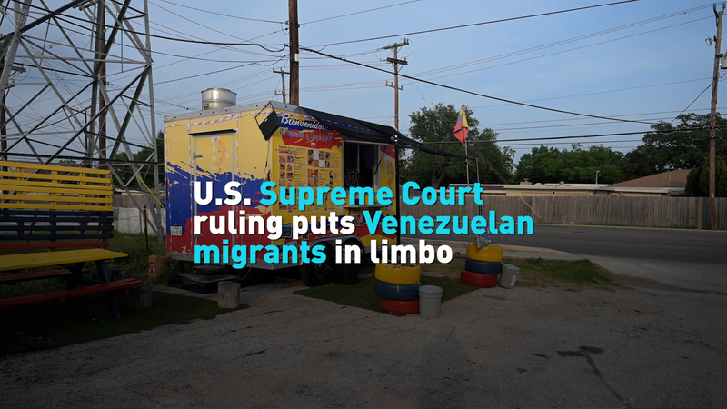 Decisión de la Corte Suprema de EE.UU. deja a los migrantes venezolanos en el limbo video poster