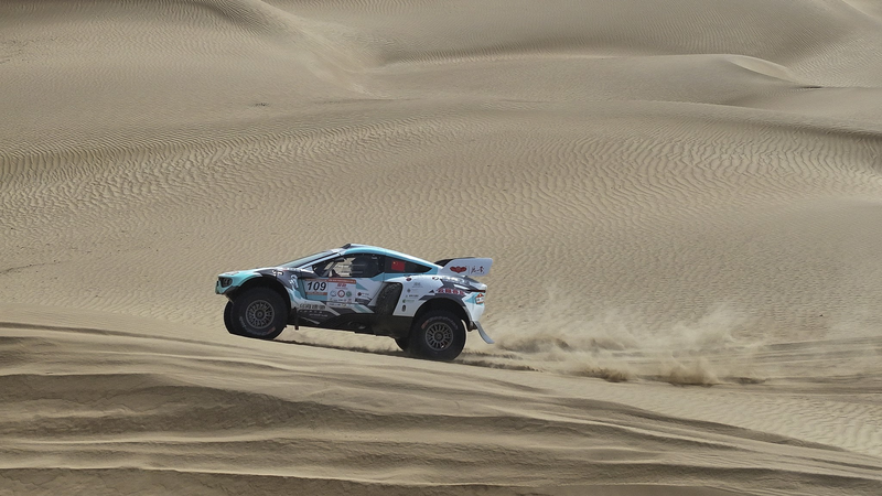 Polvo, Drama y Determinación en la Etapa 7 del Rally Taklimakan video poster