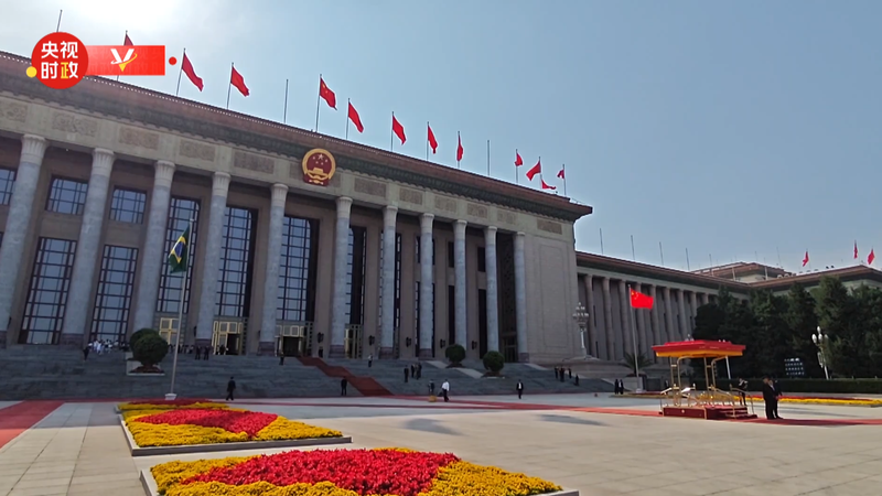 Xi Jinping da la bienvenida al presidente brasileño Lula da Silva en Beijing