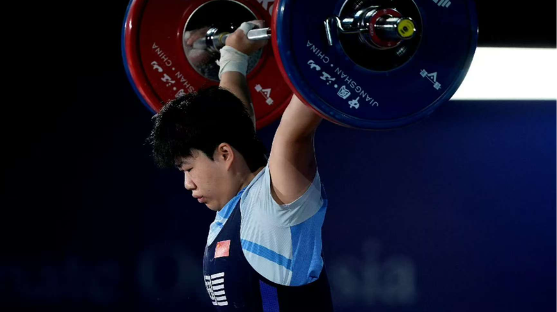 Yang y Liao rompen récords en el Campeonato Asiático de Halterofilia