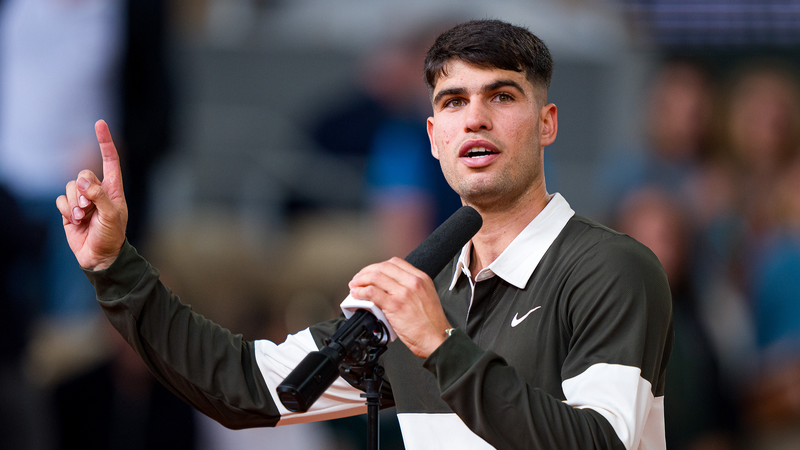 Alcaraz_Serenata_a_los_Fans_en_el_Abierto_de_Francia