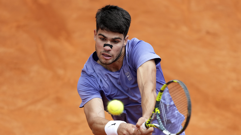 Alcaraz_avanza_sin_problemas_sobre_Draper_para_llegar_a_las_semifinales_del_Abierto_de_Italia