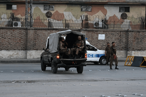 China respalda un alto al fuego constructivo en el conflicto Pakistán-India