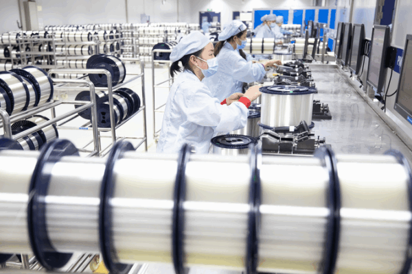 De Vidrio a Cables: Pioneros en Cadenas de Suministro Globales De_Vidrio_a_Cables__Pioneros_en_Cadenas_de_Suministro_Globales