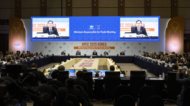 Ministros de Comercio de APEC en Jeju enfrentan desafíos económicos globales