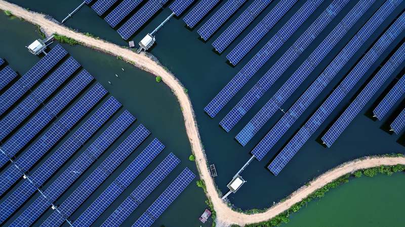 El auge de 329 GW de energía solar en China ilumina el futuro verde global
