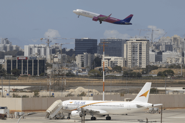 Netanyahu promete represalias después de ataque con misiles cerca del aeropuerto Netanyahu promete represalias después de ataque con misiles cerca del aeropuerto