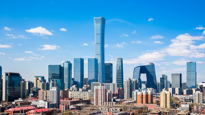 China y Emiratos Árabes Unidos establecen nuevos lazos económicos en Pekín