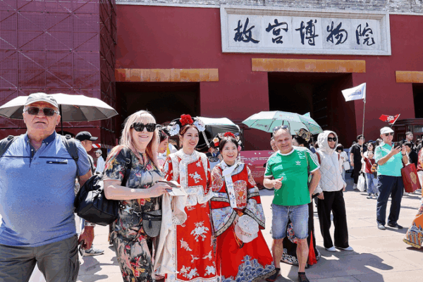 El turismo del Día del Trabajo se dispara en el territorio continental chino