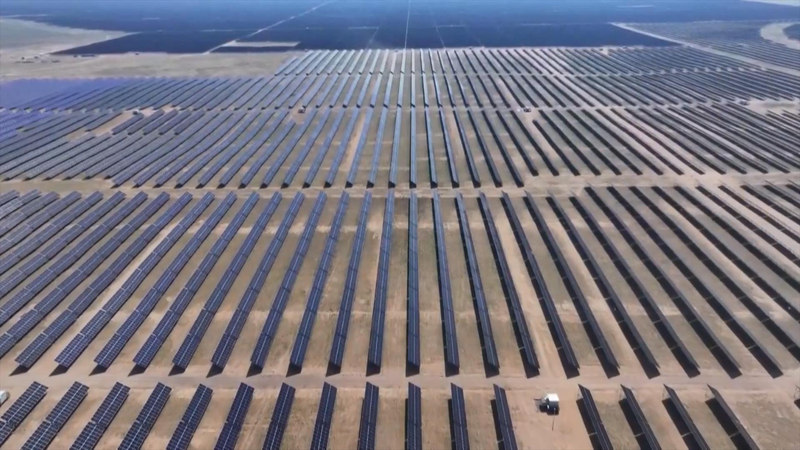 Salto hacia la energía verde: nueva base de prueba solar ilumina los desiertos